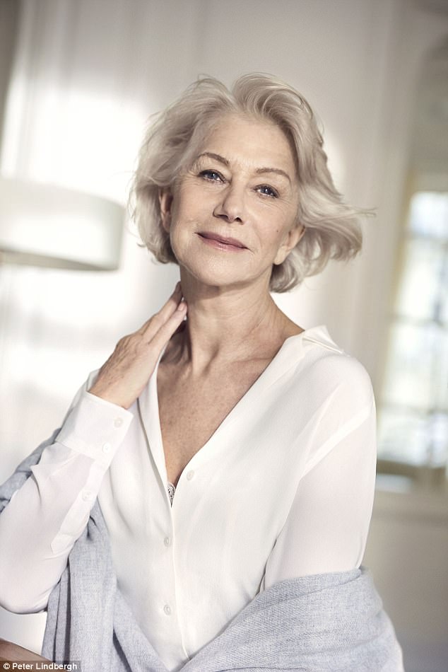 3E35915600000578-4307510-Breathtaking_Helen_Mirren_proved_to_be_the_perfect_model_for_L_O-a-1_1489369980783 (1)